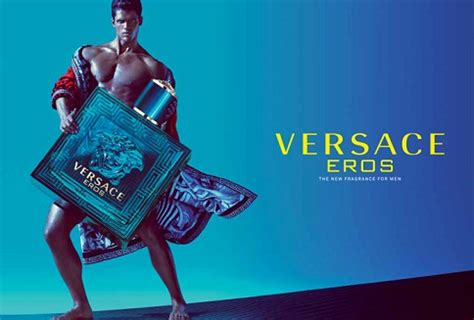 Versace pubblicità, notizie e approfondimenti. 